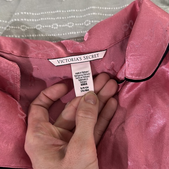 Victoria Secret pink sleep romper size small - Picture 3 of 3